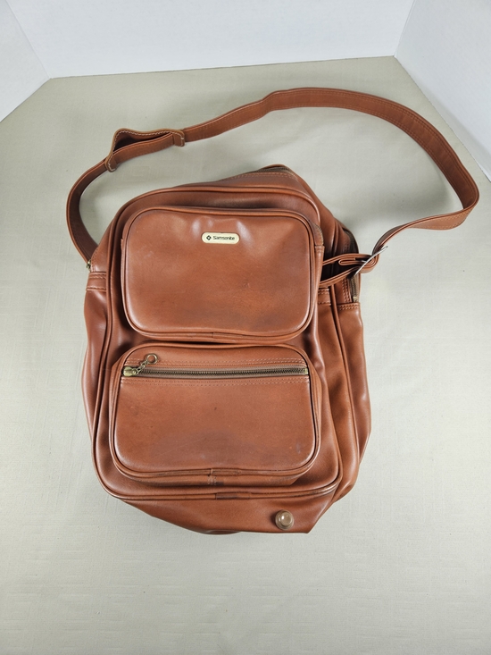 Samsonite Other - 1960s-70s Chestnut Vinyl Samsonite Tote Shoulder Strap Bag/Carry On Luggage/Sams